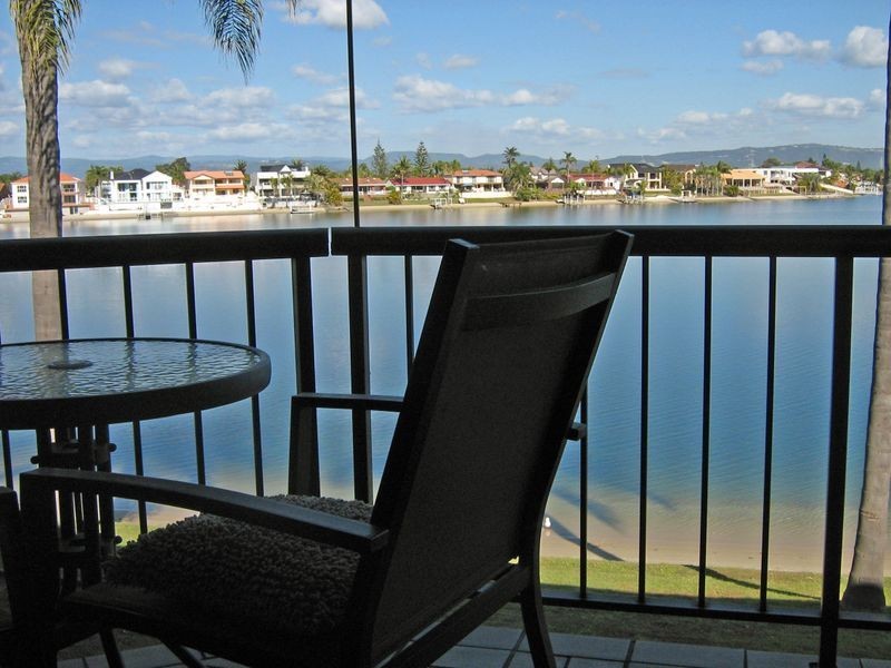 7/33 Duet Drive, Mermaid Waters QLD 4218