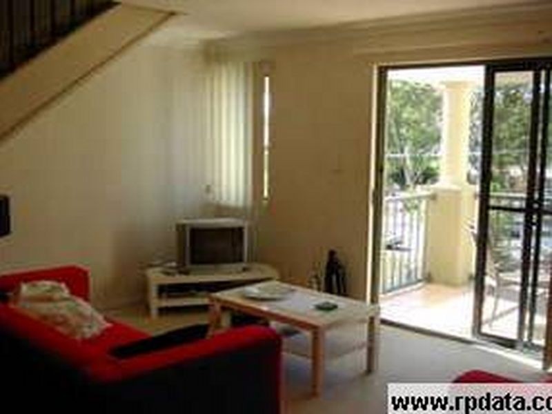 18/8 Whitby Street, Southport QLD 4215