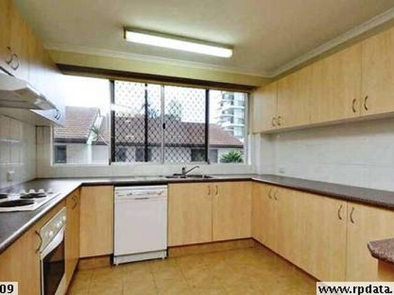 11 Riverview Parade, Surfers Paradise QLD 4217