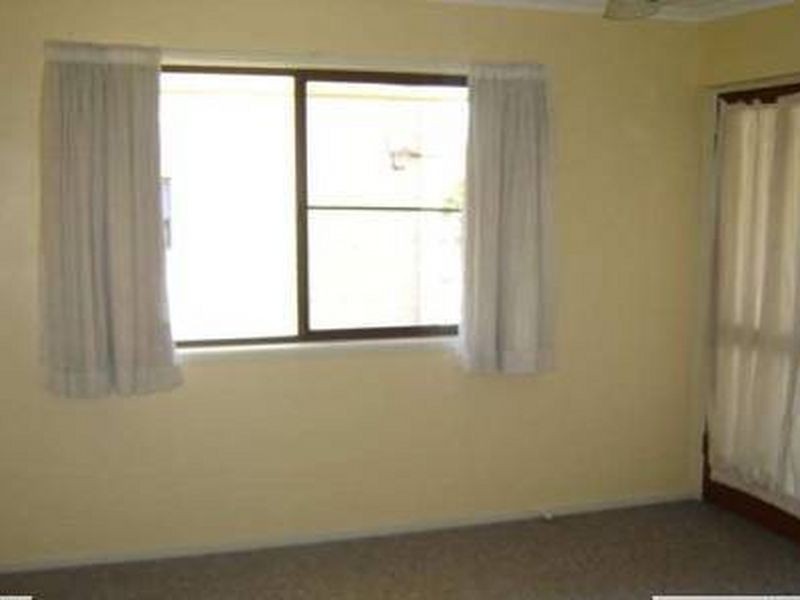 4/13 Armrick Avenue, Broadbeach QLD 4218