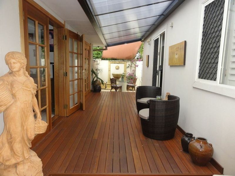 17 Bundall Road, Surfers Paradise QLD 4217