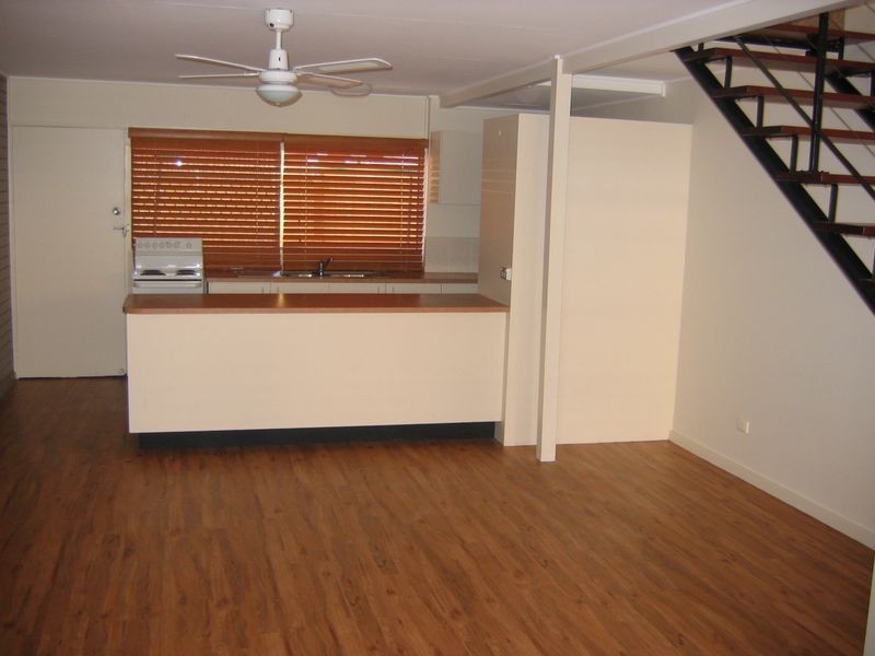 6 Stanhill Drive, Chevron Island QLD 4217
