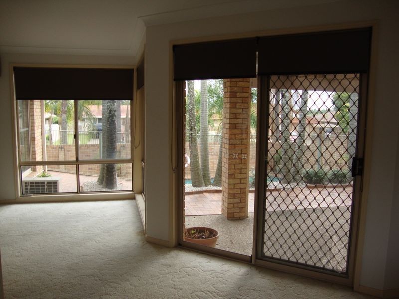 2 Ridgewood Court, Burleigh Waters QLD 4220