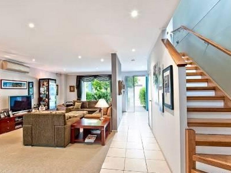 Varsity Lakes QLD 4227