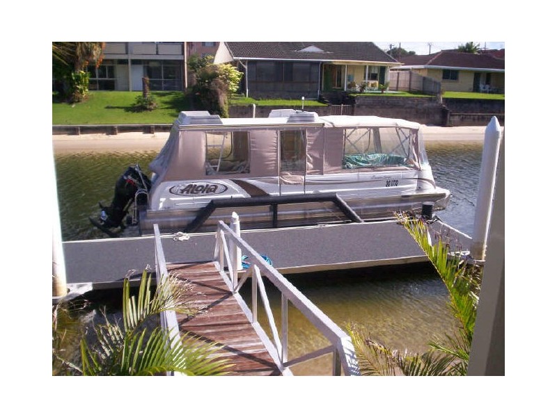 Broadbeach Waters QLD 4218