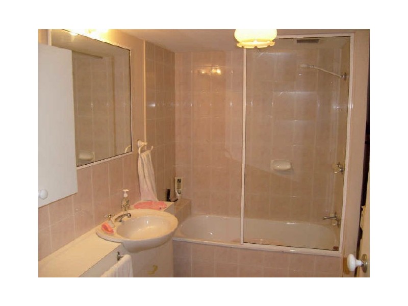 140 Surf Parade, Broadbeach QLD 4218