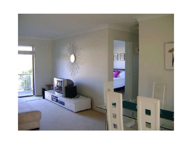 4/9 Duet Drive, Mermaid Waters QLD 4218