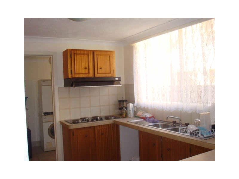 31 Anembo St, Chevron Island QLD 4217