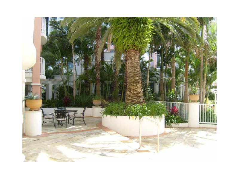 3086/2623 Gold Coast Highway, Broadbeach QLD 4218