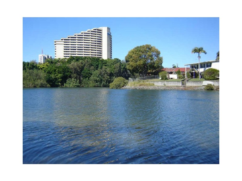 Broadbeach Waters QLD 4218