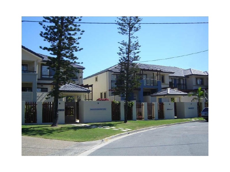 Broadbeach Waters QLD 4218