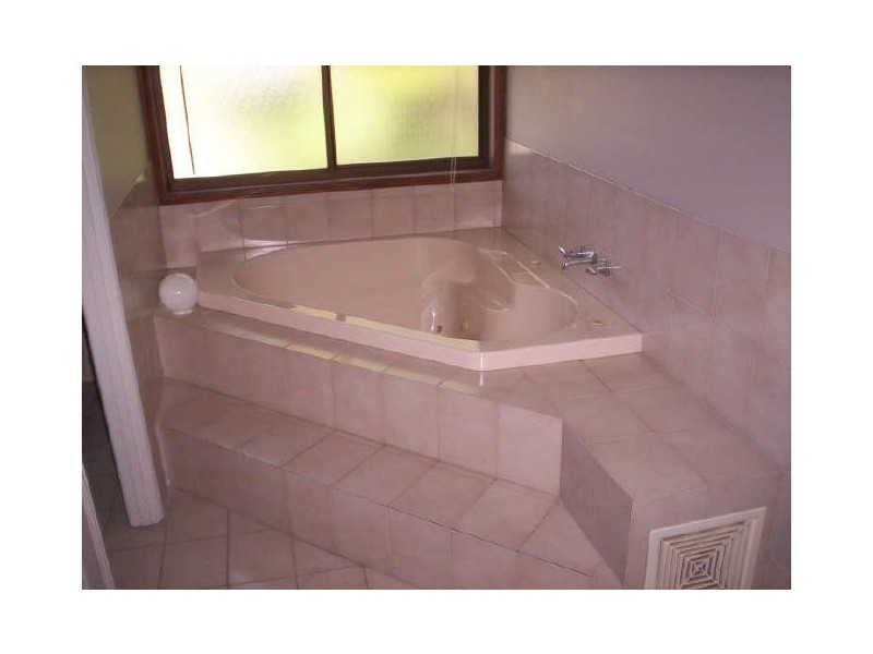 58 Cayman Drive, Clear Island Waters QLD 4226