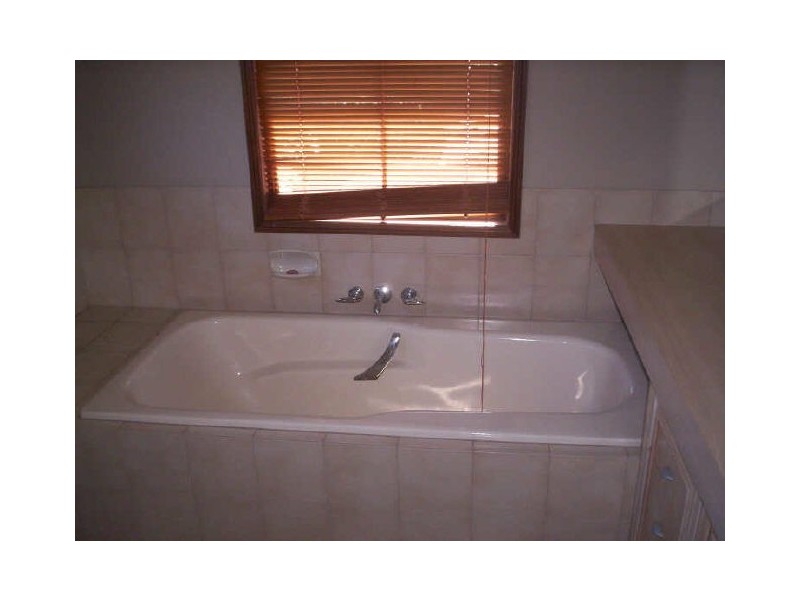 58 Cayman Drive, Clear Island Waters QLD 4226