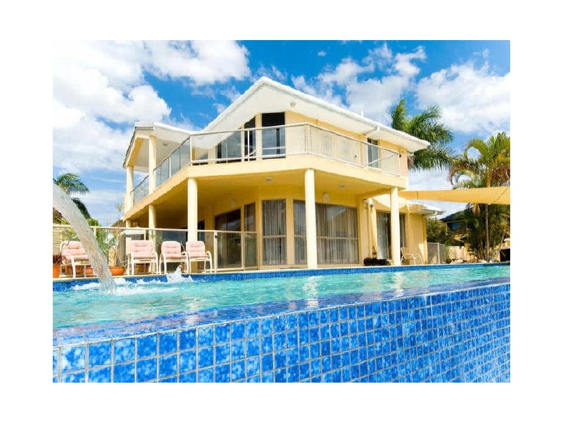 26 Cessnock Close, Mermaid Waters QLD 4218