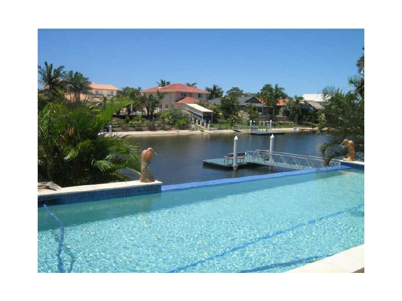 26 Cessnock Close, Mermaid Waters QLD 4218