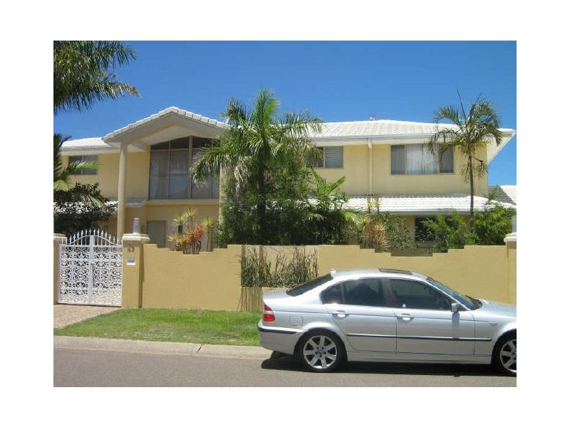 26 Cessnock Close, Mermaid Waters QLD 4218