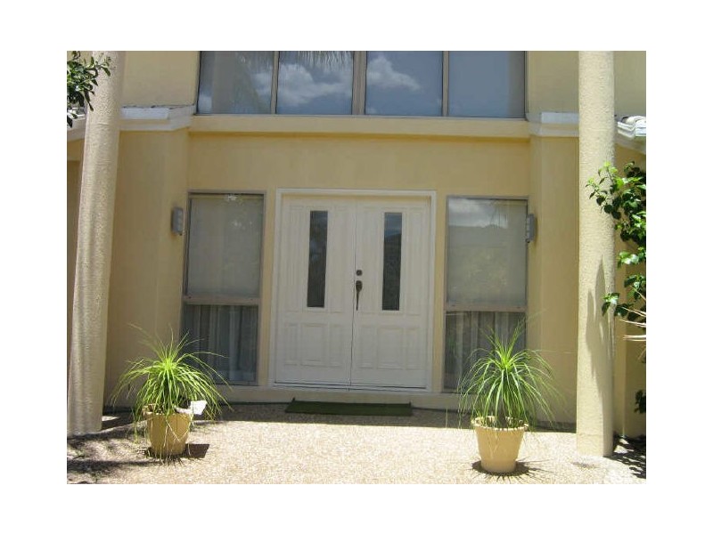 26 Cessnock Close, Mermaid Waters QLD 4218
