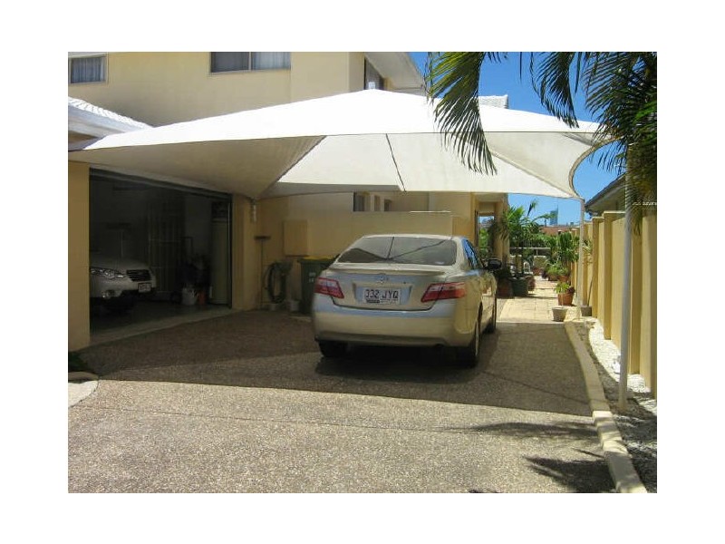 26 Cessnock Close, Mermaid Waters QLD 4218