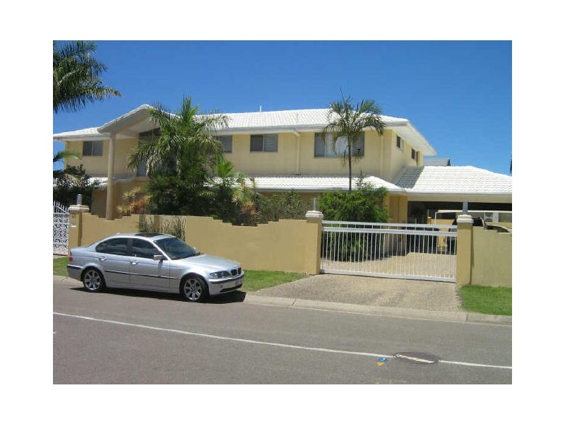 26 Cessnock Close, Mermaid Waters QLD 4218