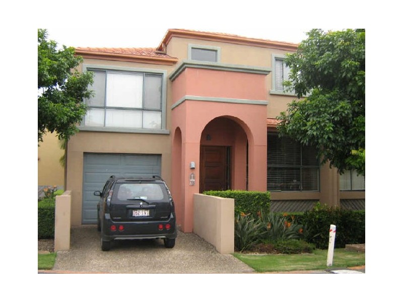 Clear Island Waters QLD 4226