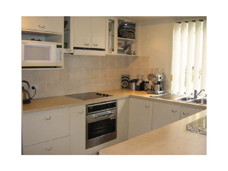 Clear Island Waters QLD 4226