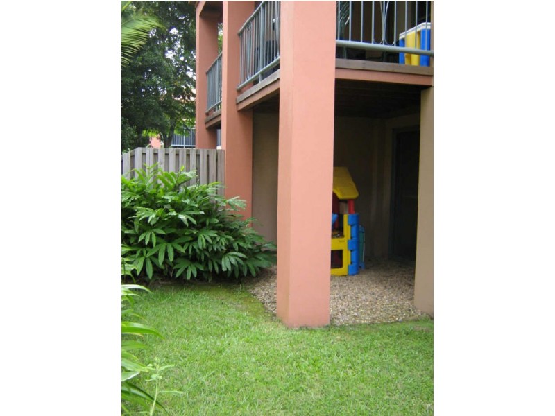 Clear Island Waters QLD 4226