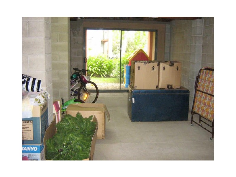 Clear Island Waters QLD 4226