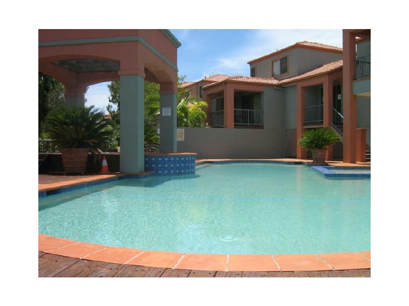 Clear Island Waters QLD 4226