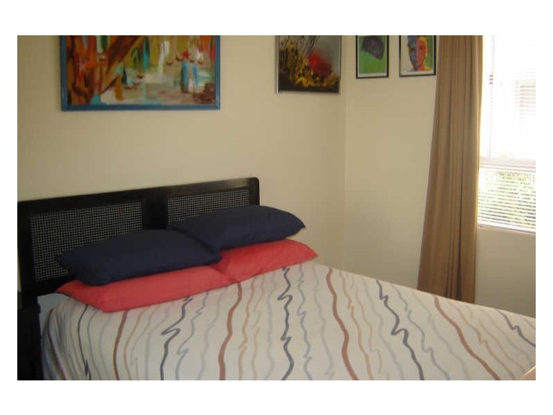 31-33 Mawarra Street, Chevron Island QLD 4217