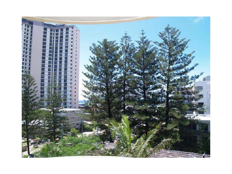 4A/18 Aubrey Street, Surfers Paradise QLD 4217
