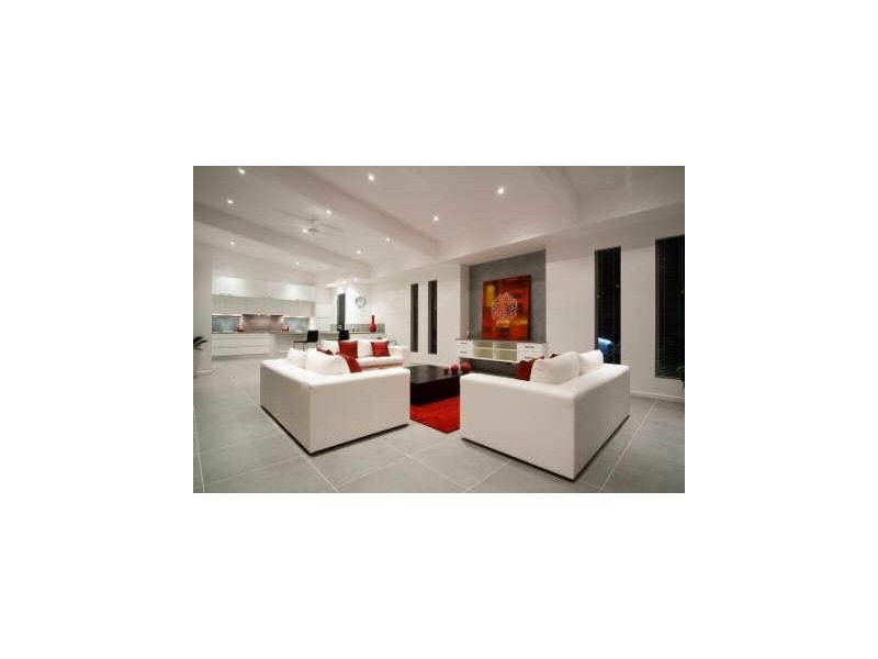 2/2089 Gold Coast Hwy, Miami QLD 4220