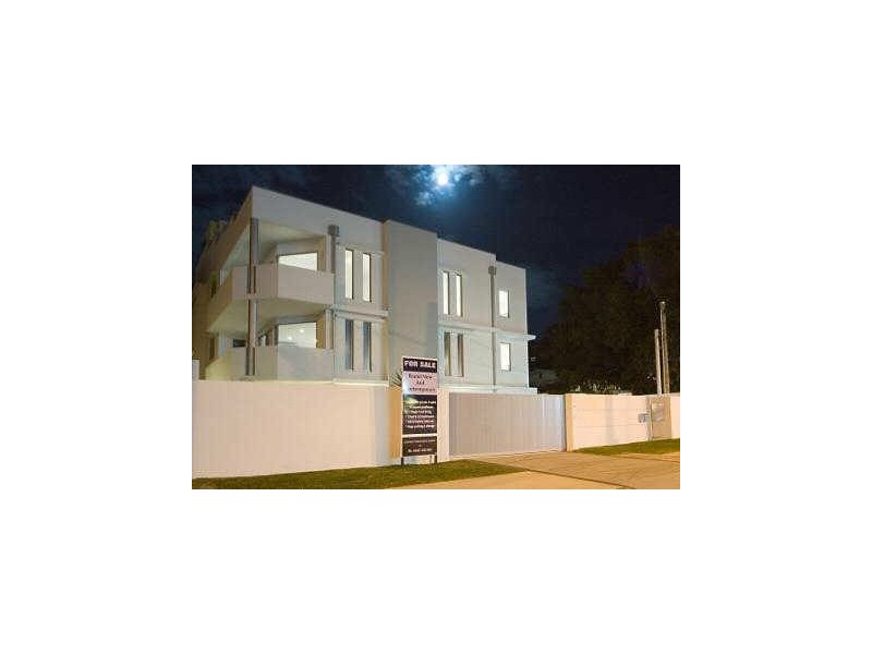 2/2089 Gold Coast Hwy, Miami QLD 4220