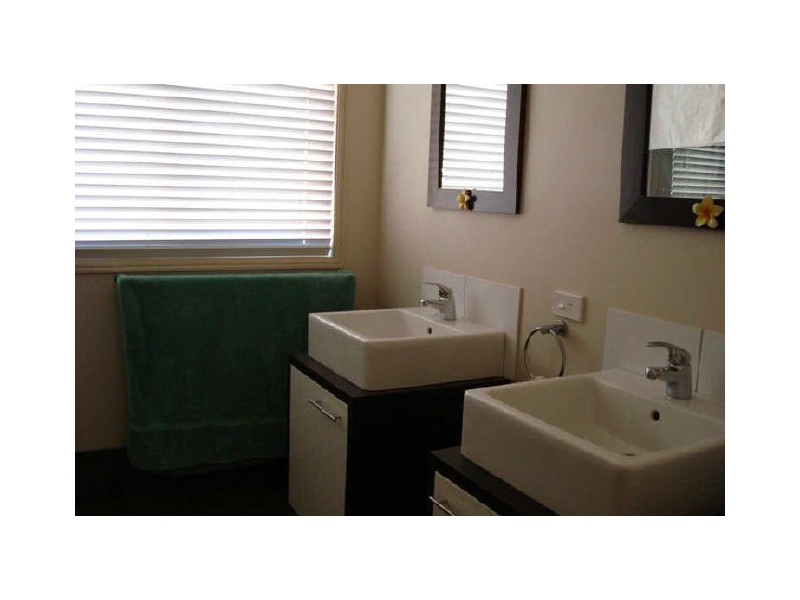 2/2 Cedar Court, Burleigh Heads QLD 4220