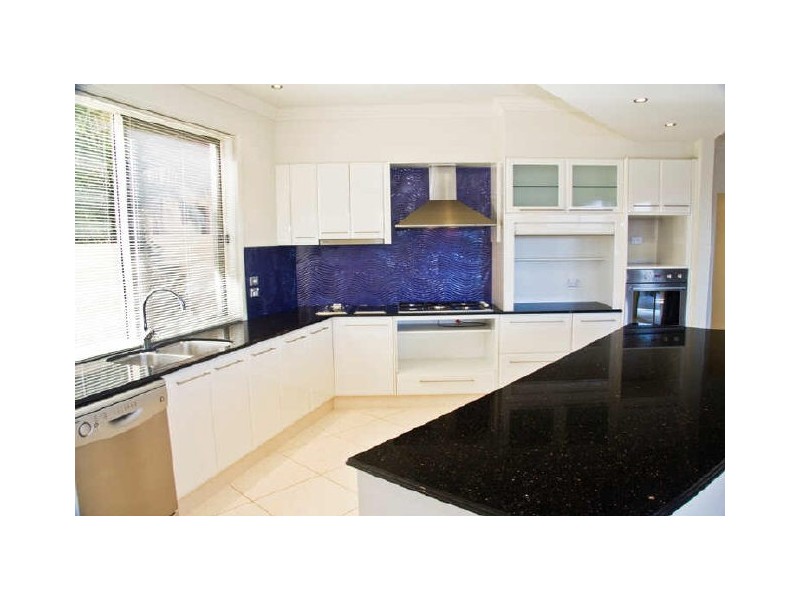 19 Istana View, Clear Island Waters QLD 4226