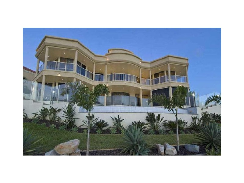 19 Istana View, Clear Island Waters QLD 4226