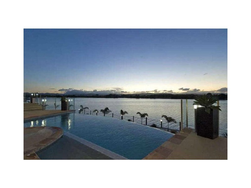 19 Istana View, Clear Island Waters QLD 4226
