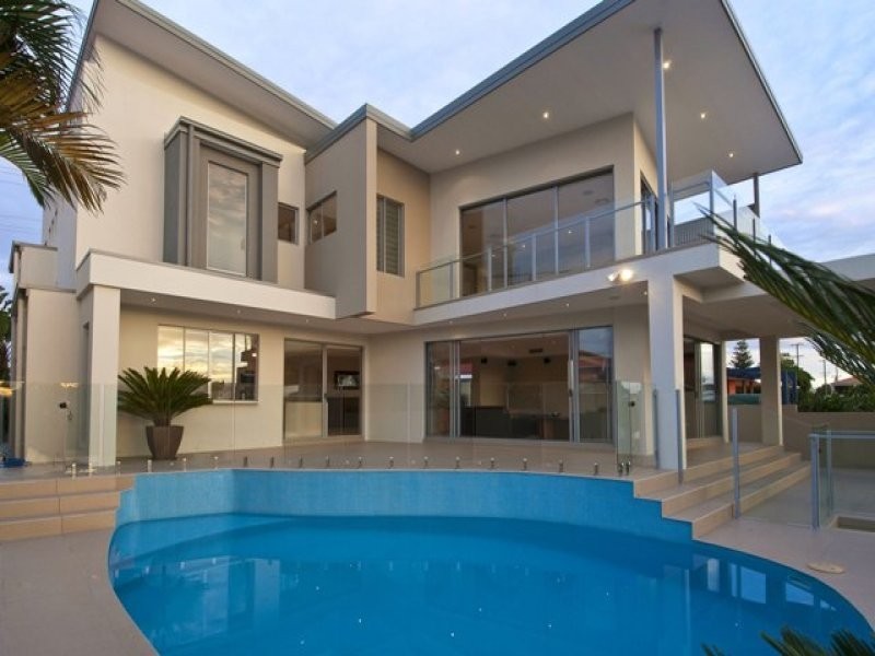 21 Etna St, Surfers Paradise QLD 4217