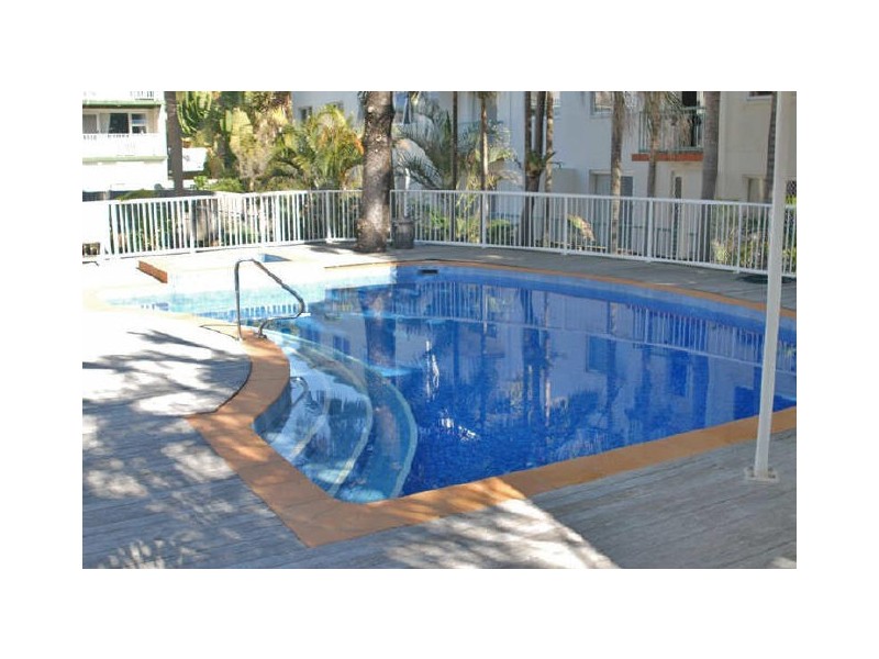 9/20 Marine Pde, Miami QLD 4220