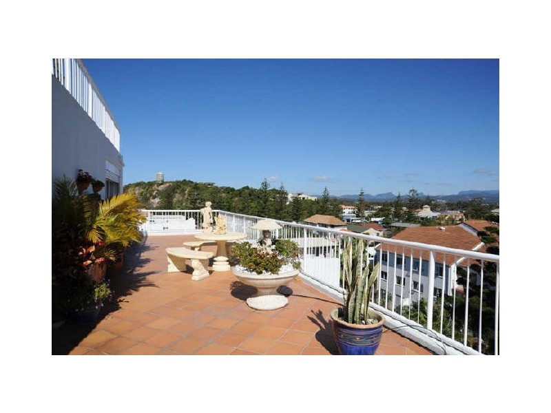 9/20 Marine Pde, Miami QLD 4220