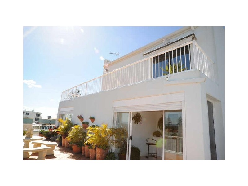 9/20 Marine Pde, Miami QLD 4220