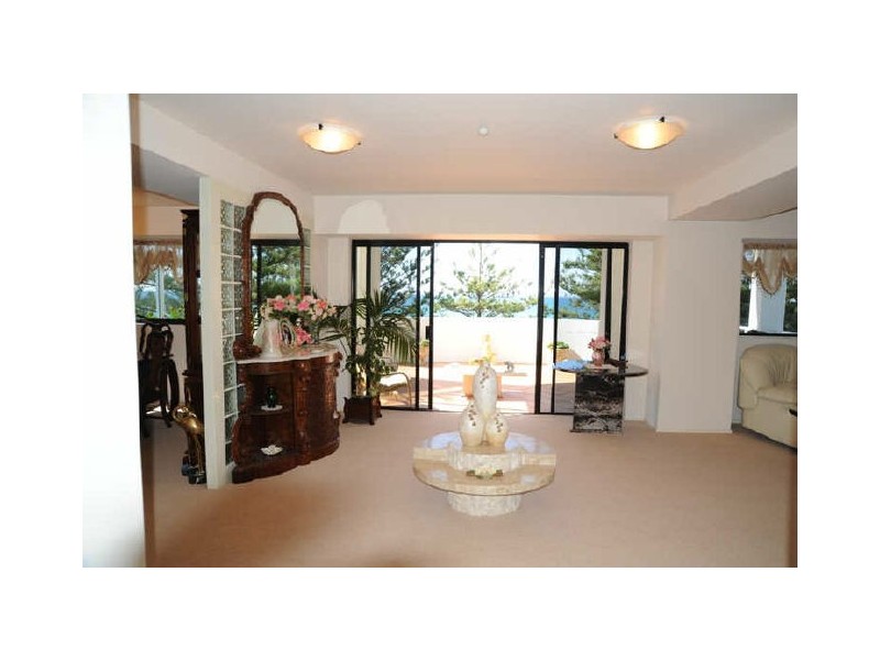 9/20 Marine Pde, Miami QLD 4220