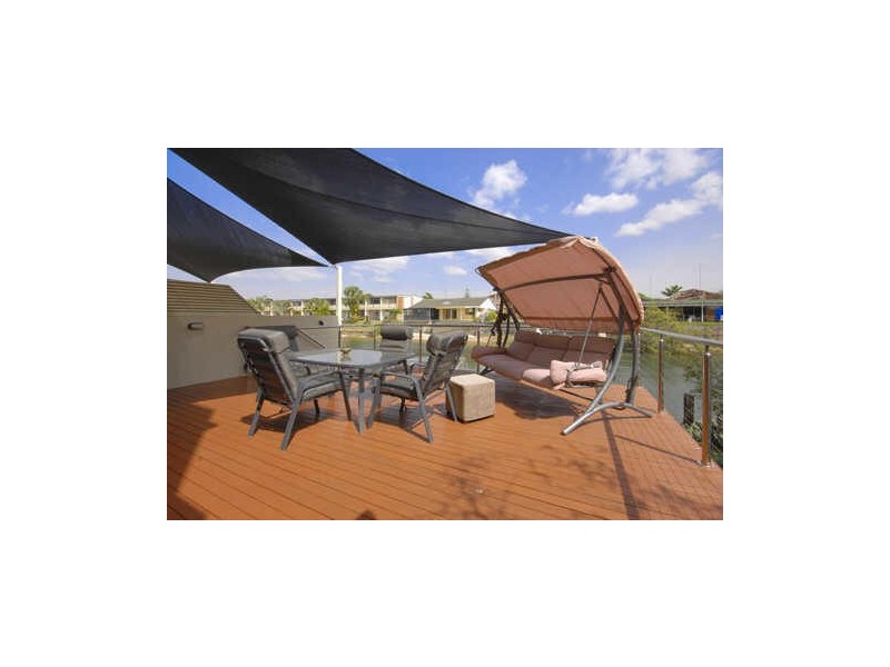 1/5 Miami Key, Broadbeach Waters QLD 4218