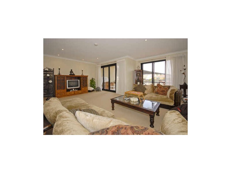 1/5 Miami Key, Broadbeach Waters QLD 4218