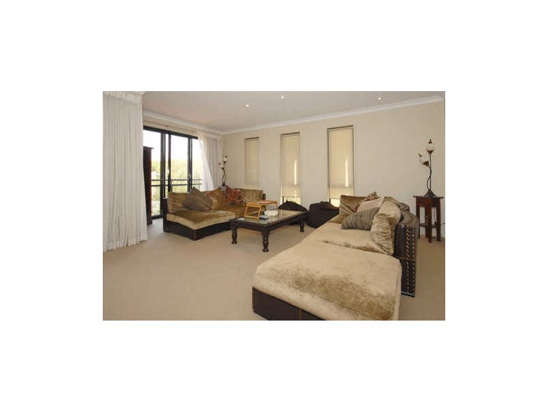 1/5 Miami Key, Broadbeach Waters QLD 4218