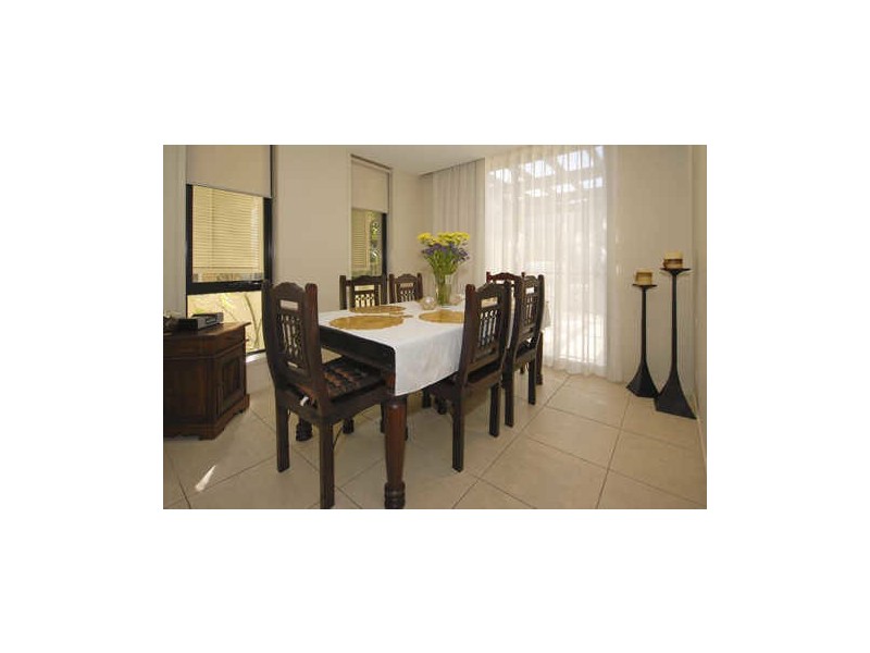 1/5 Miami Key, Broadbeach Waters QLD 4218