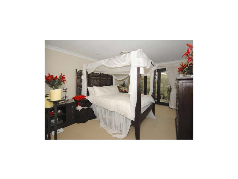 1/5 Miami Key, Broadbeach Waters QLD 4218