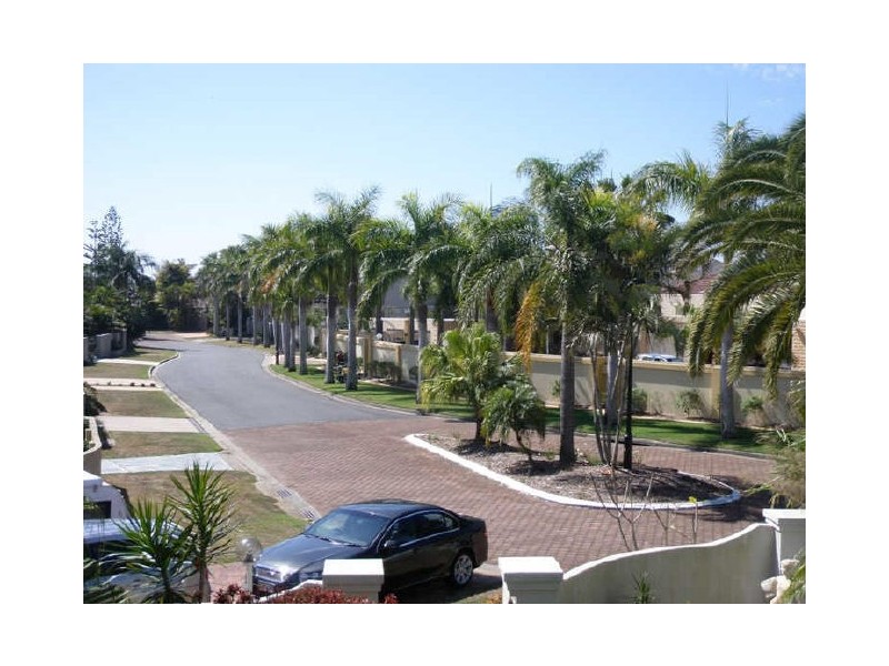 15 Marseille Ct, Bundall QLD 4217