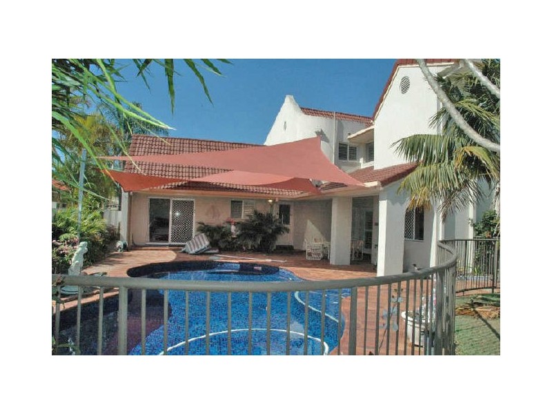 15 Marseille Ct, Bundall QLD 4217