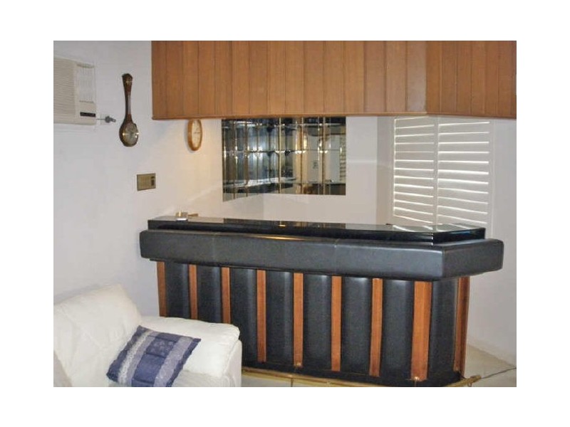 15 Marseille Ct, Bundall QLD 4217