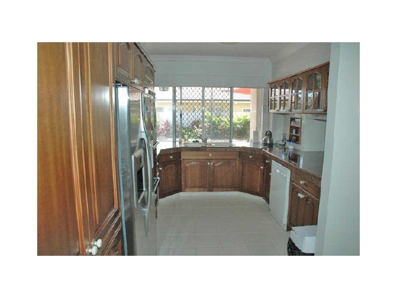 15 Marseille Ct, Bundall QLD 4217
